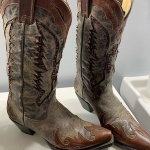 Corral  women’s cowboy boots